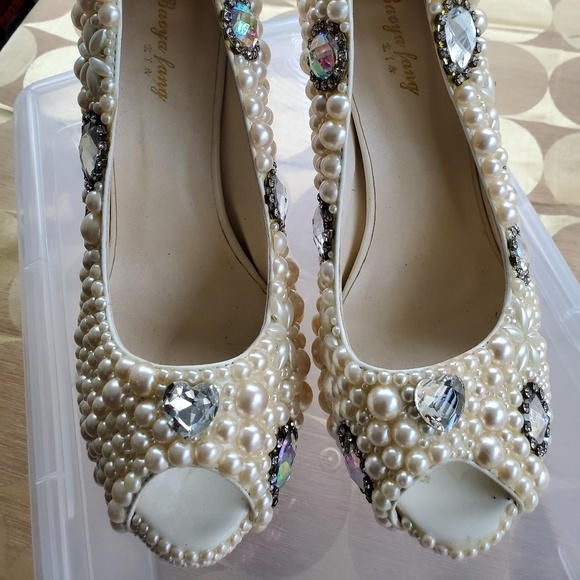 Baoya Fang Handmade Open-Toe Heel Shoes. Size: 6.5 - Picture 2 of 5